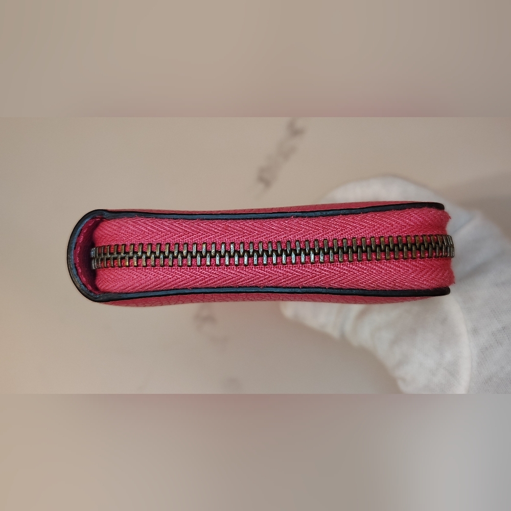 Gucci Pink Leather Zip-Around Wallet - Picture 6 of 13